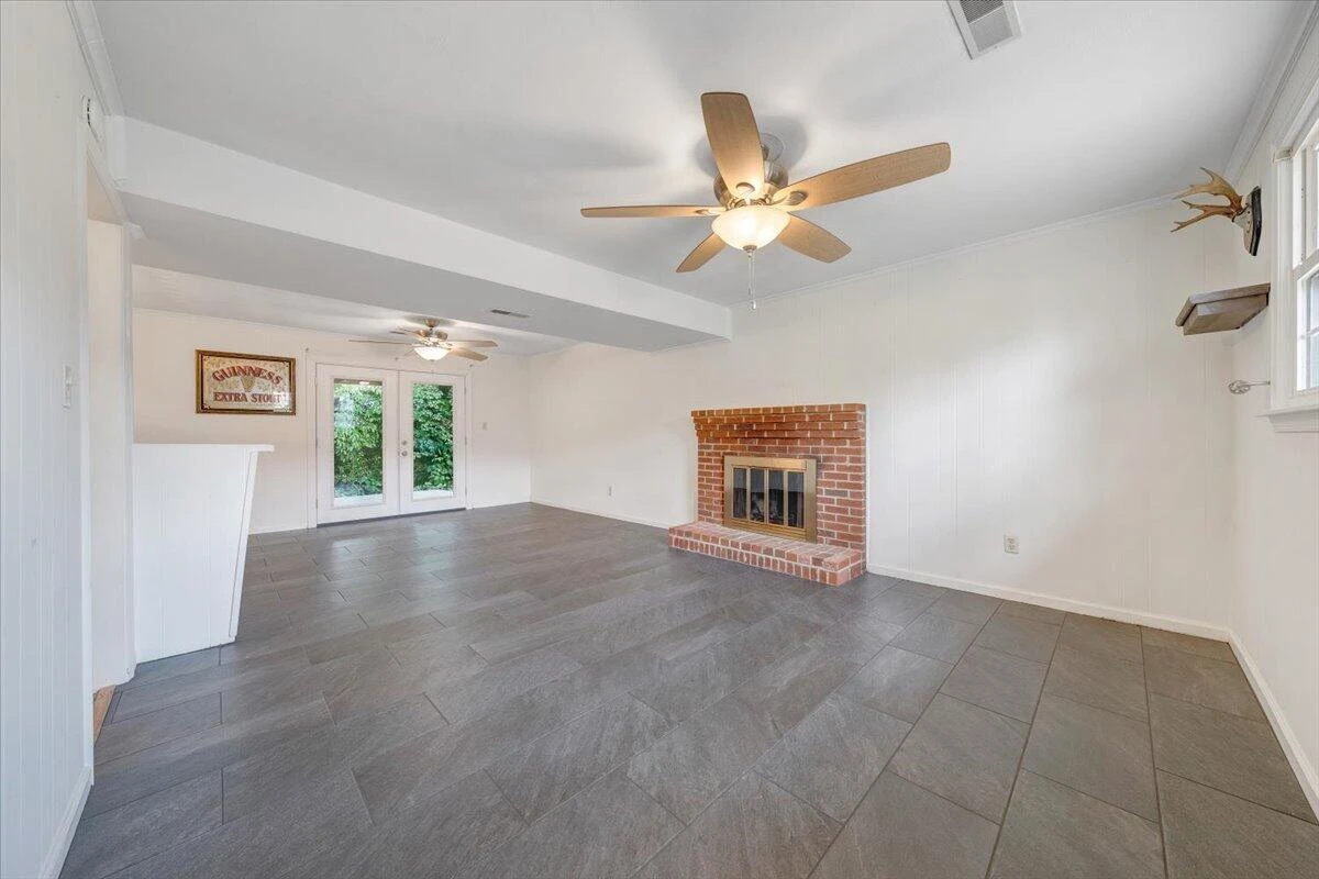 919 Halifax CIR - Photo 30