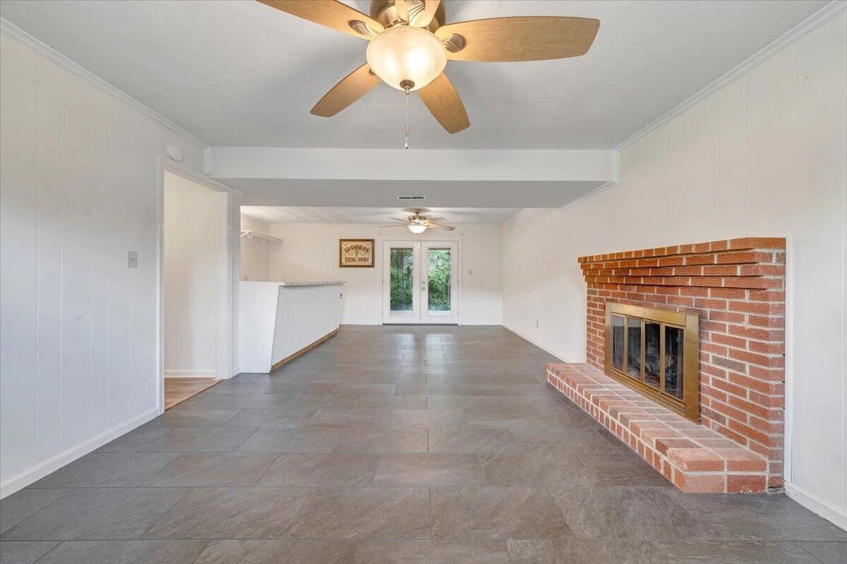 919 Halifax CIR - Photo 31