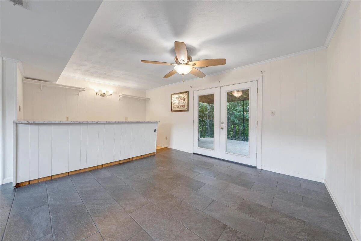 919 Halifax CIR - Photo 34