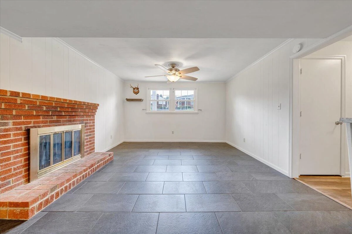 919 Halifax CIR - Photo 35