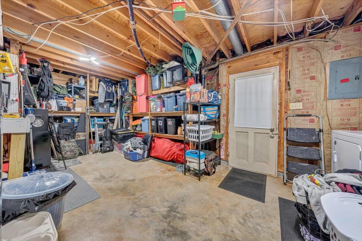 919 Halifax CIR - Photo 36
