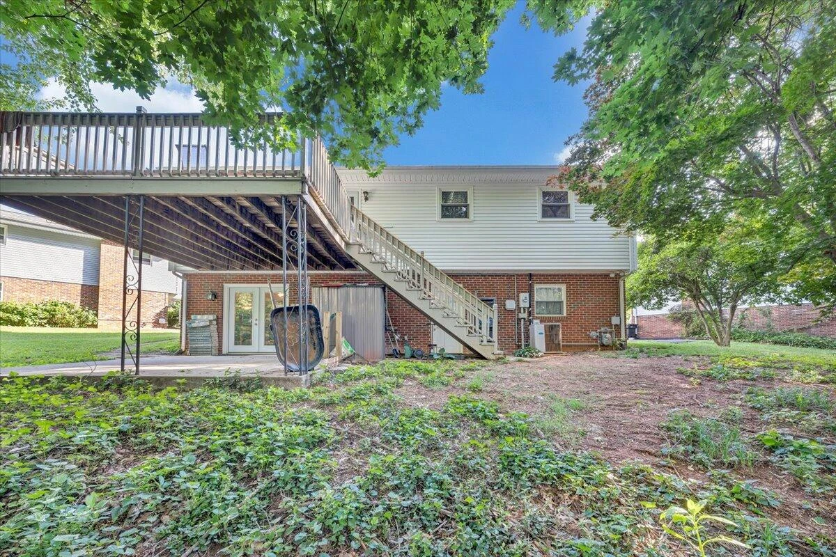 919 Halifax CIR - Photo 38