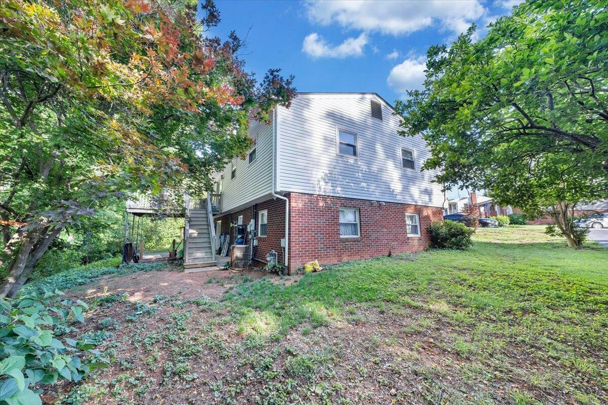 919 Halifax CIR - Photo 39