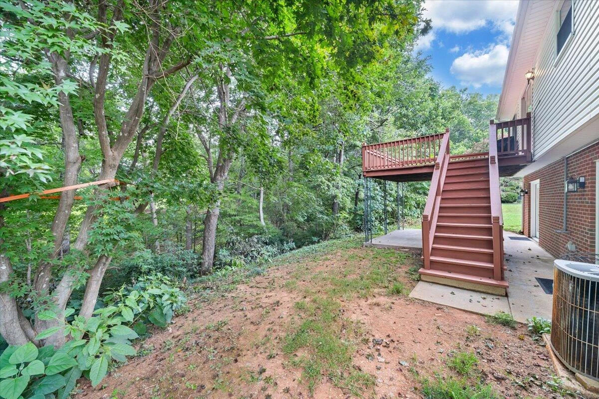 919 Halifax CIR - Photo 40