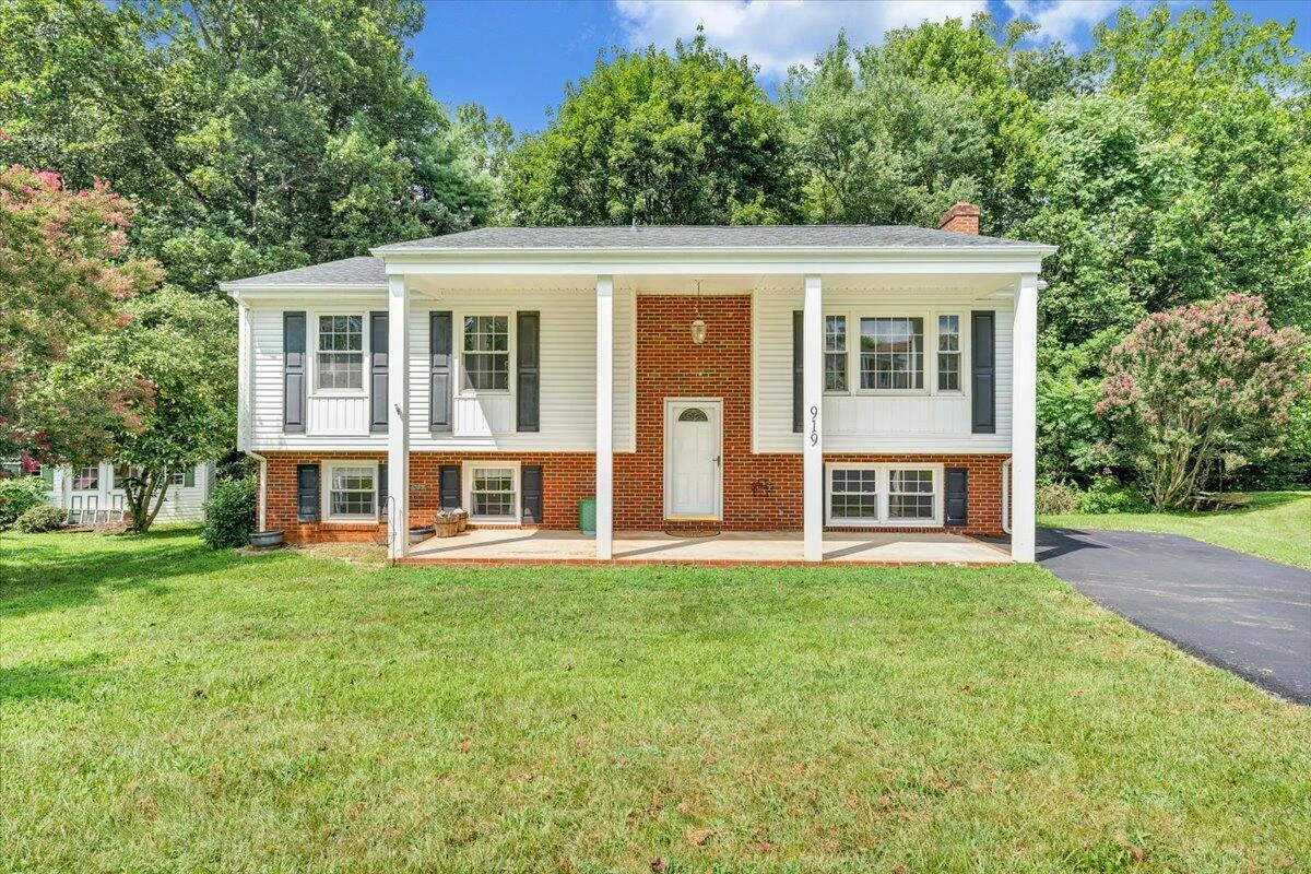 919 Halifax CIR - Photo 46