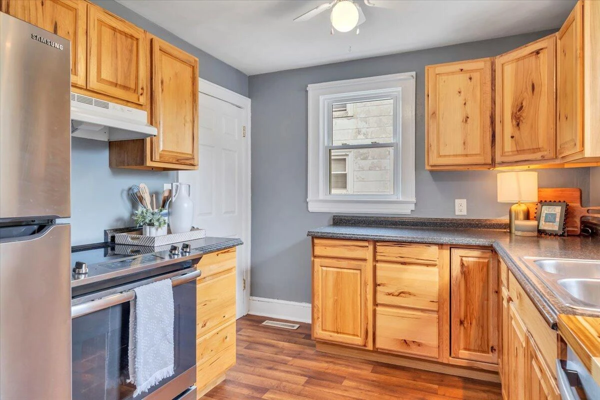 1102 Carolina AVE - Photo 11
