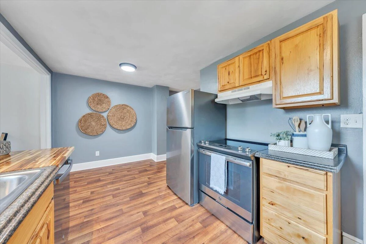 1102 Carolina AVE - Photo 16