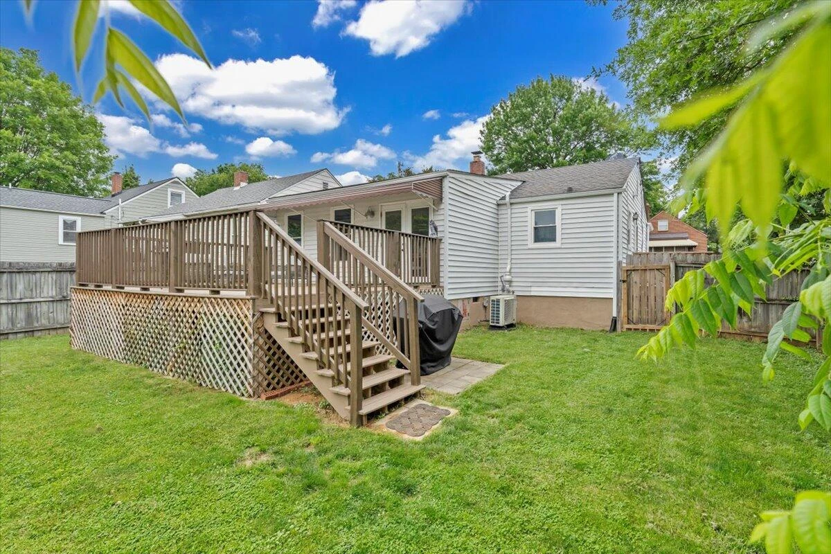 1102 Carolina AVE - Photo 35