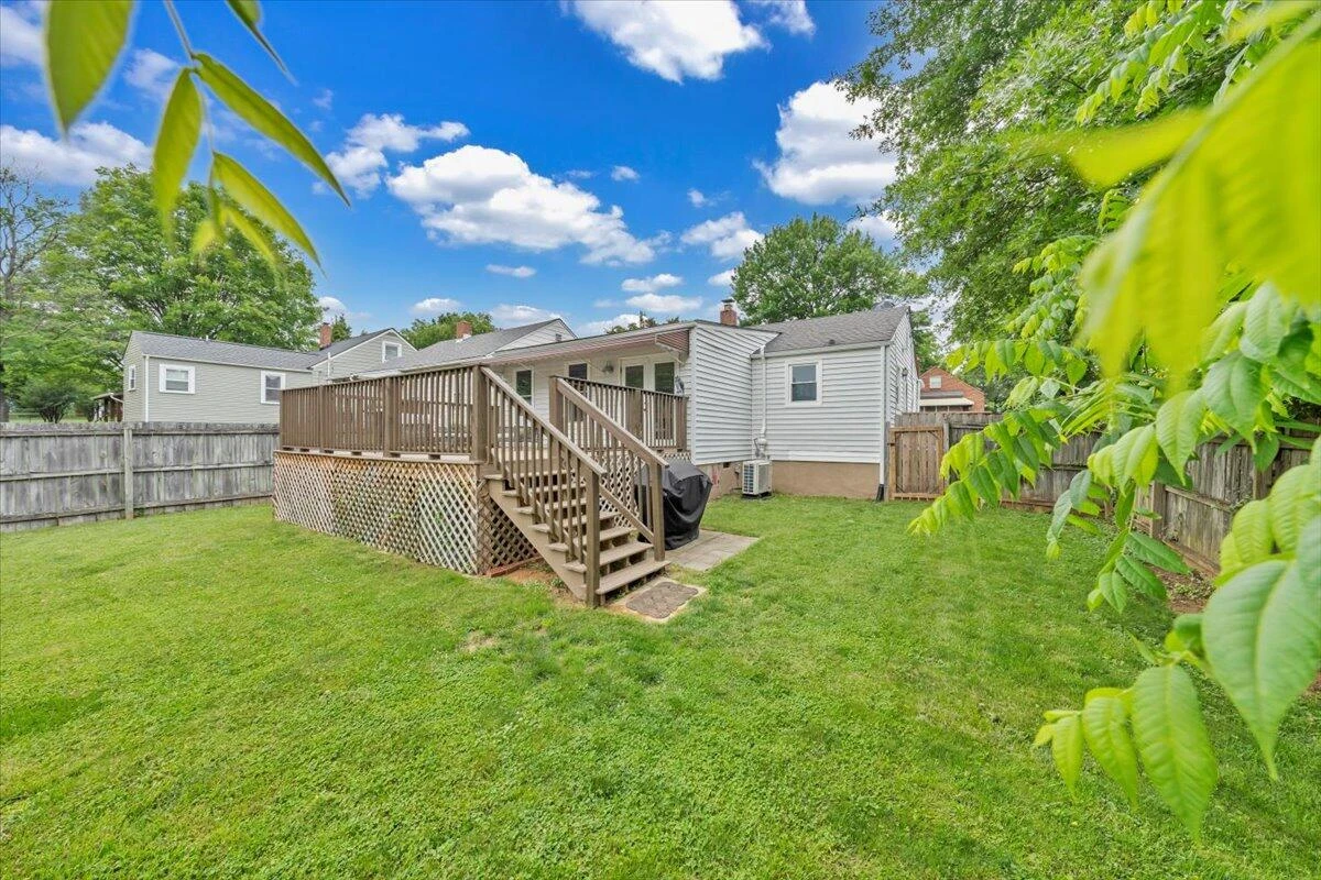 1102 Carolina AVE - Photo 36