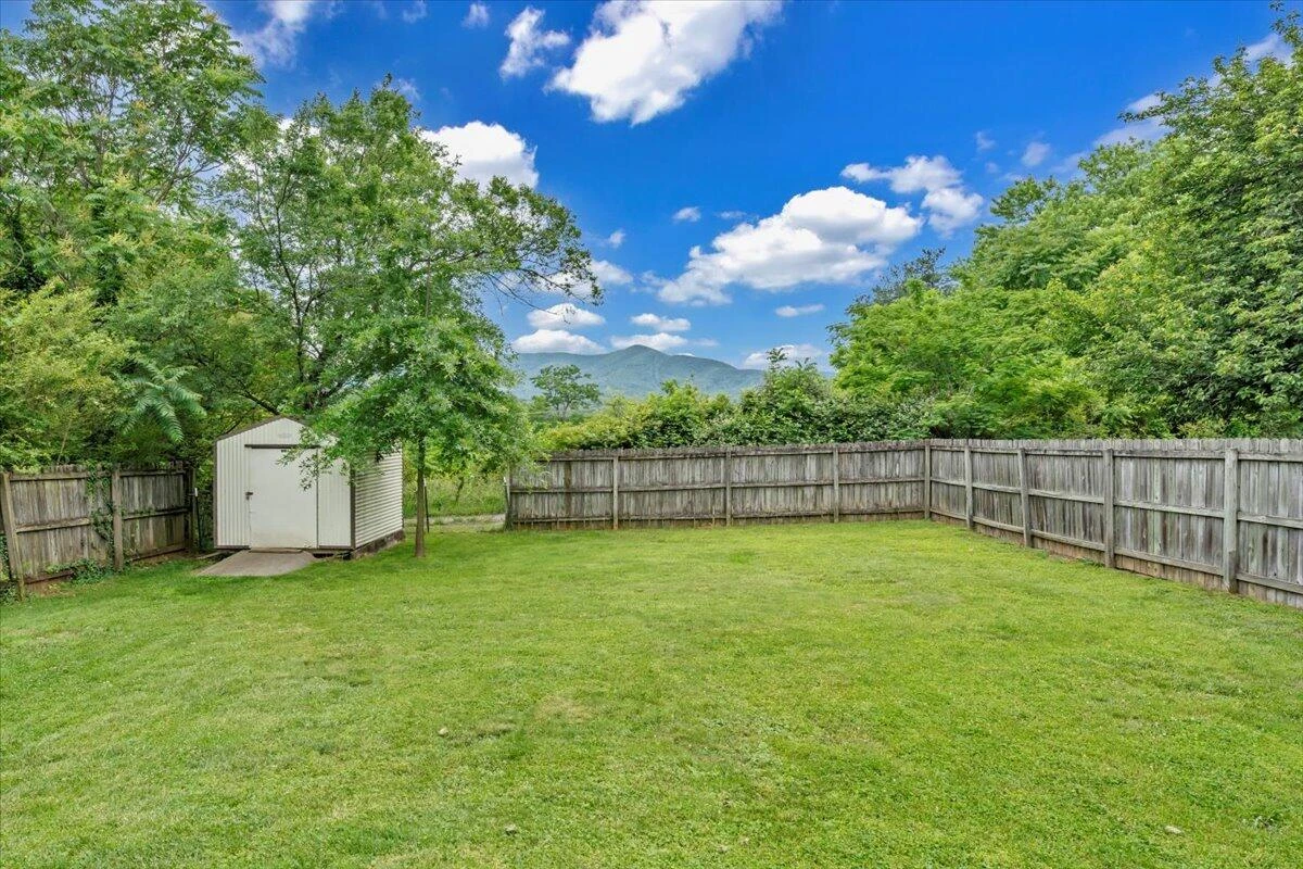 1102 Carolina AVE - Photo 37