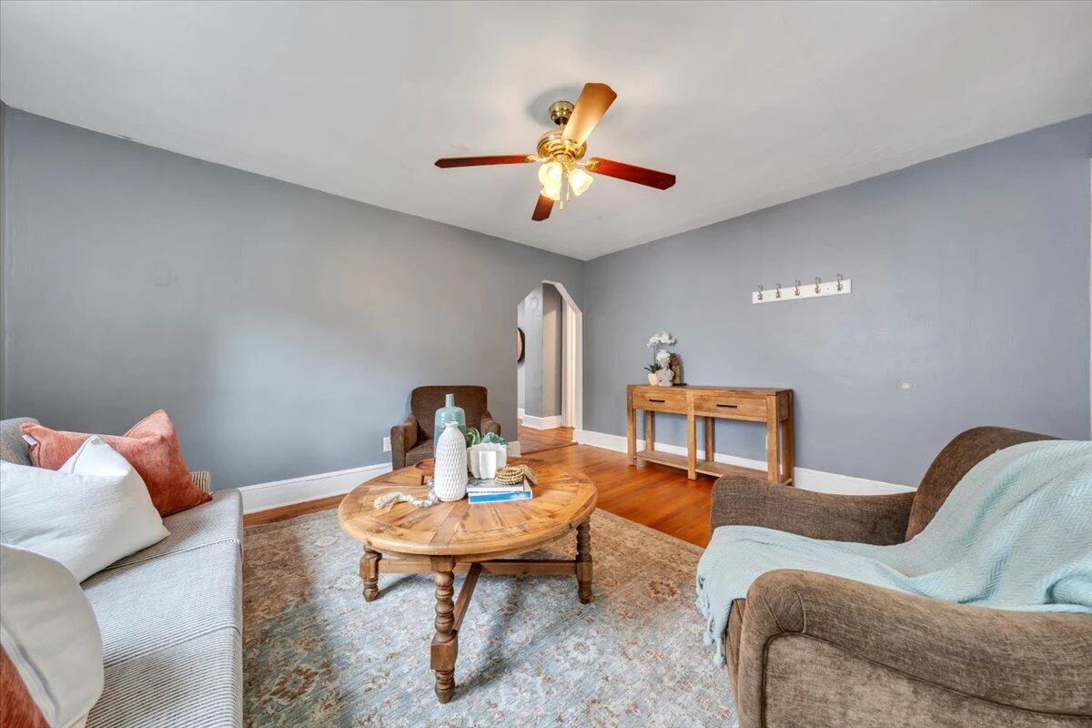 1102 Carolina AVE - Photo 6