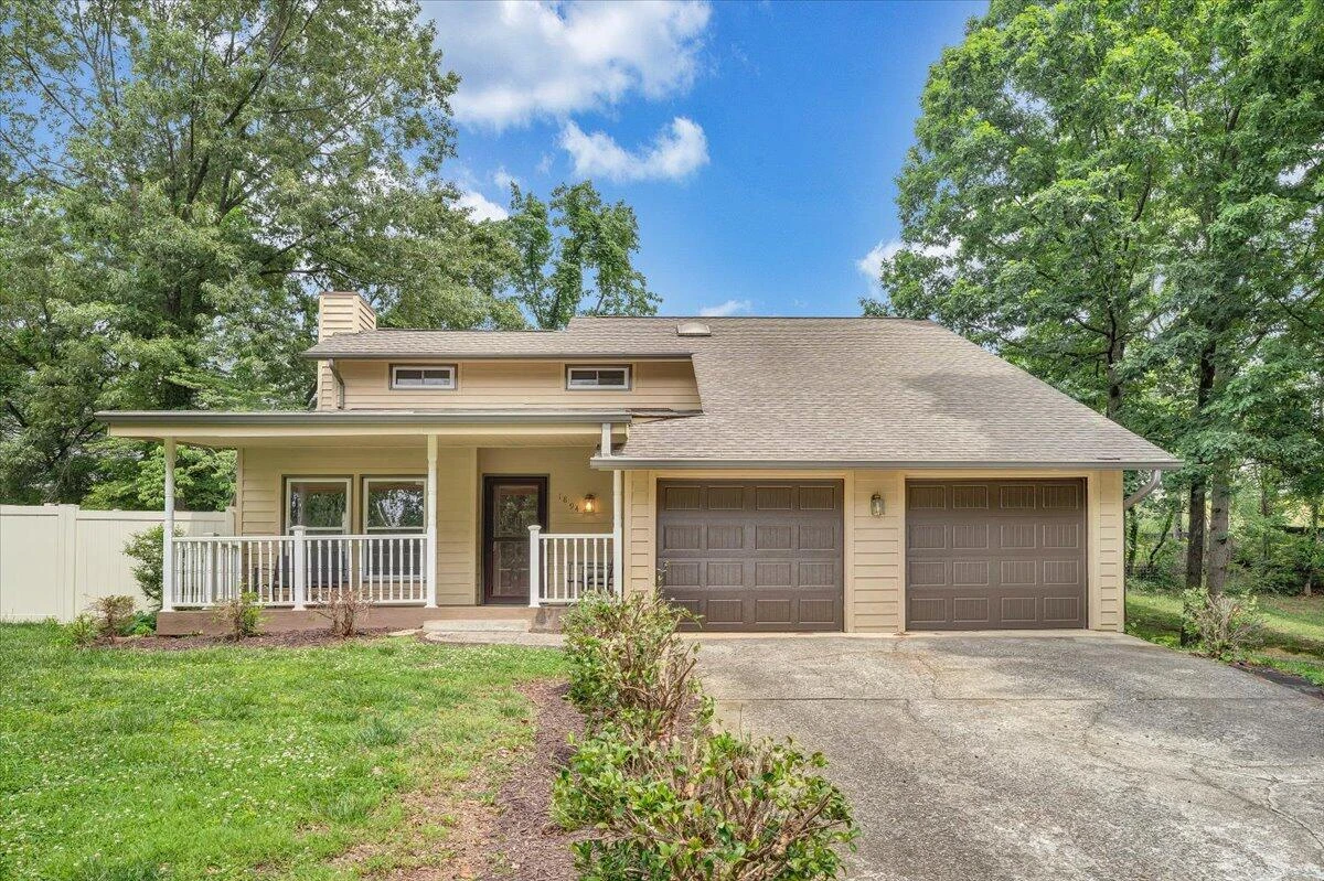 1894 Woodmere CT