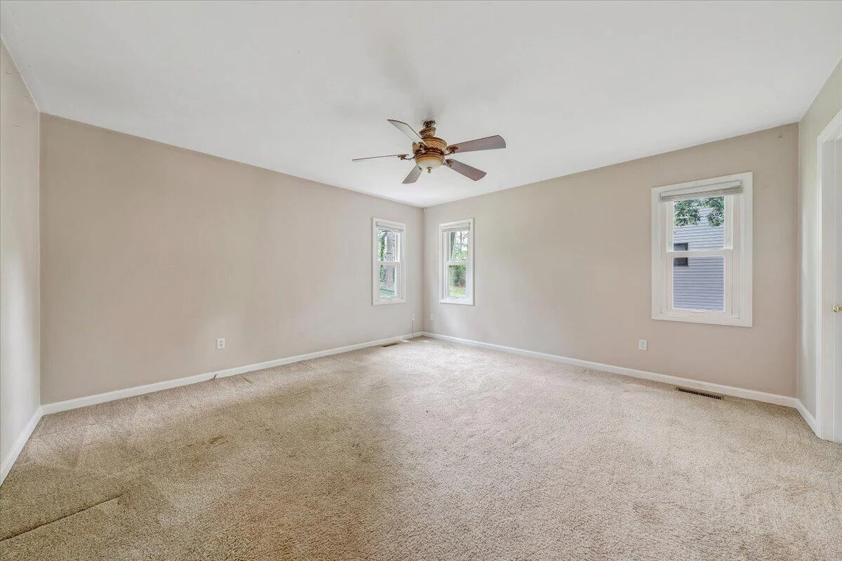 1894 Woodmere CT - Photo 18