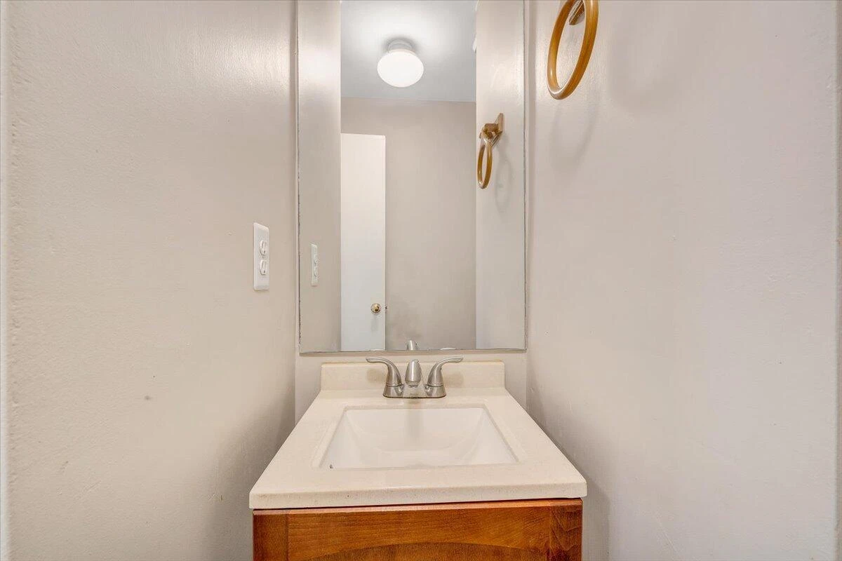 1894 Woodmere CT - Photo 23