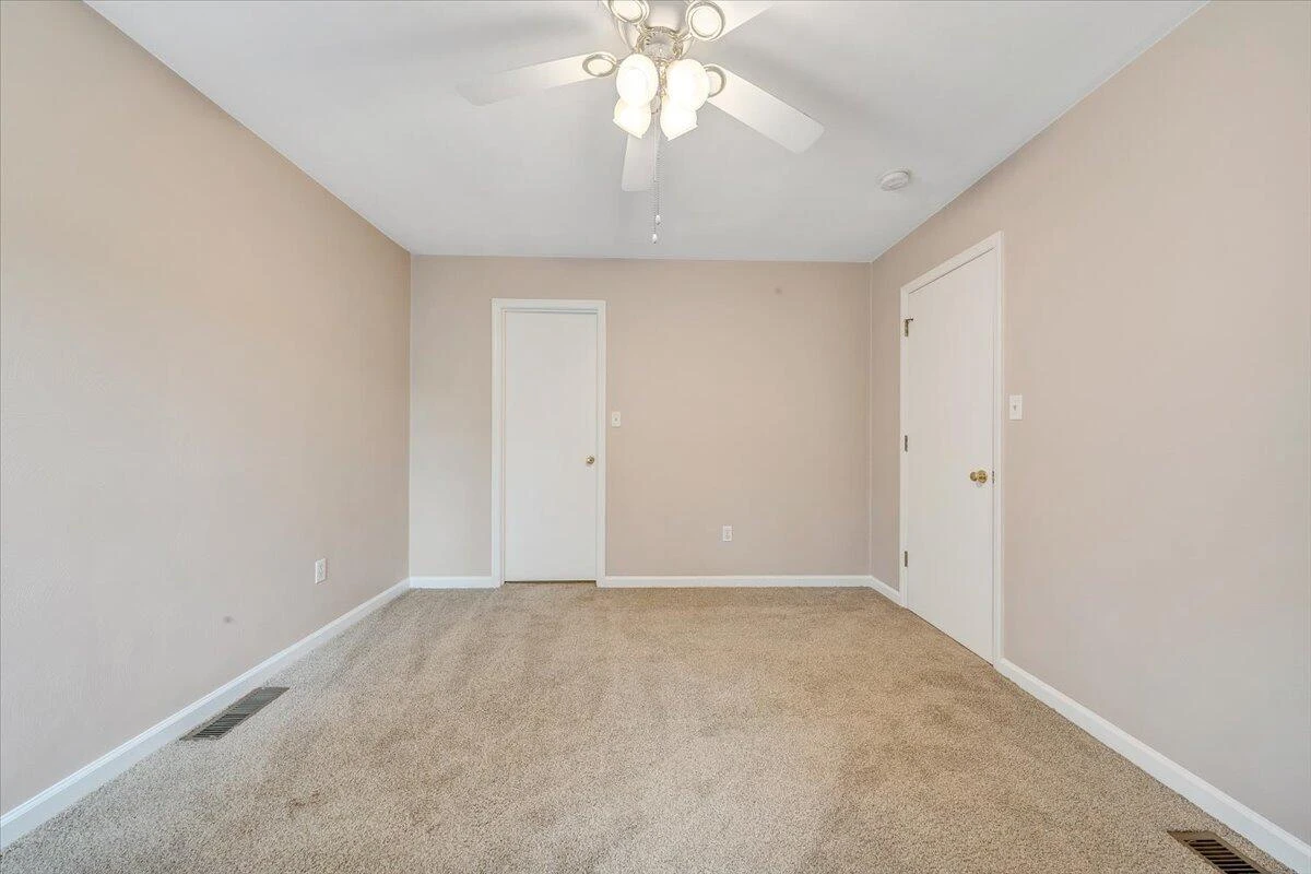 1894 Woodmere CT - Photo 25