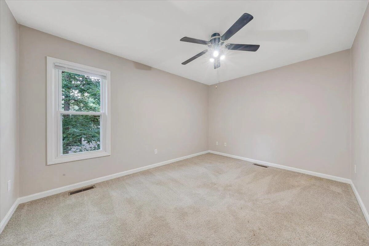 1894 Woodmere CT - Photo 27