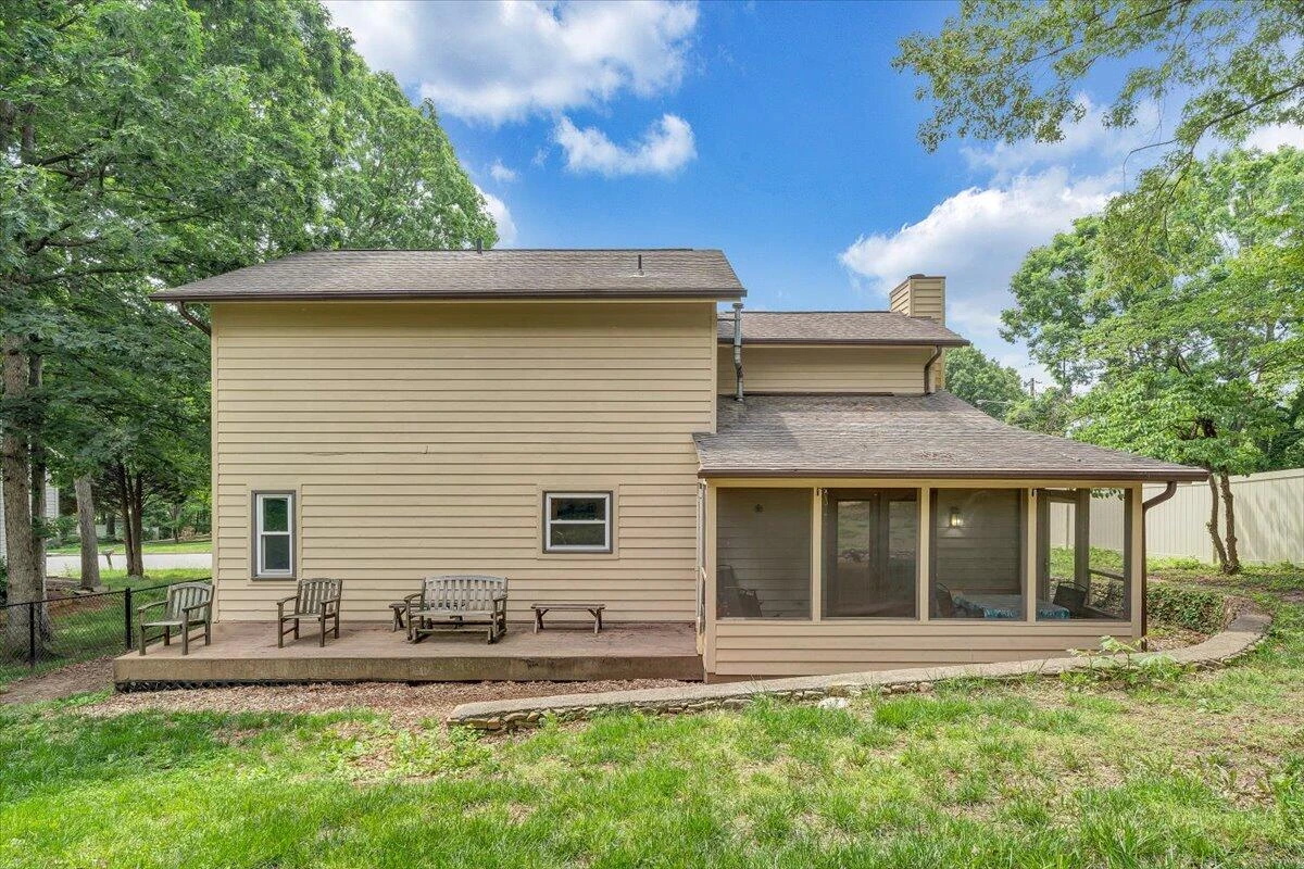 1894 Woodmere CT - Photo 37