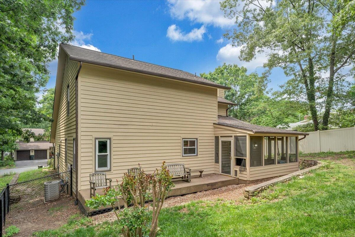 1894 Woodmere CT - Photo 39