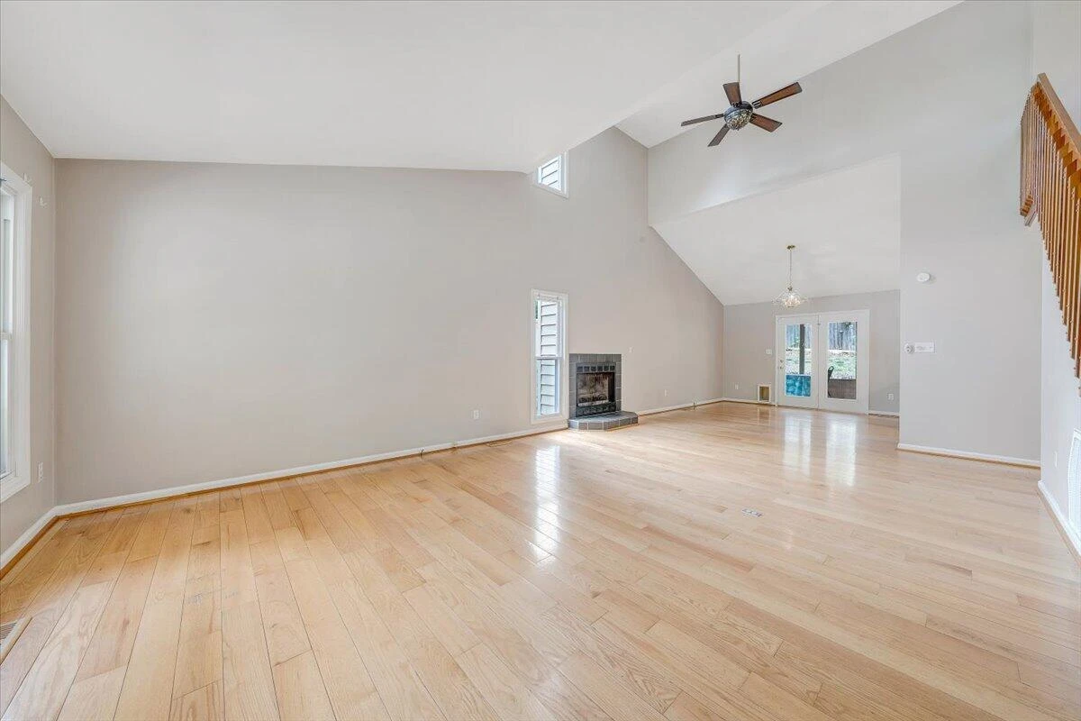 1894 Woodmere CT - Photo 4