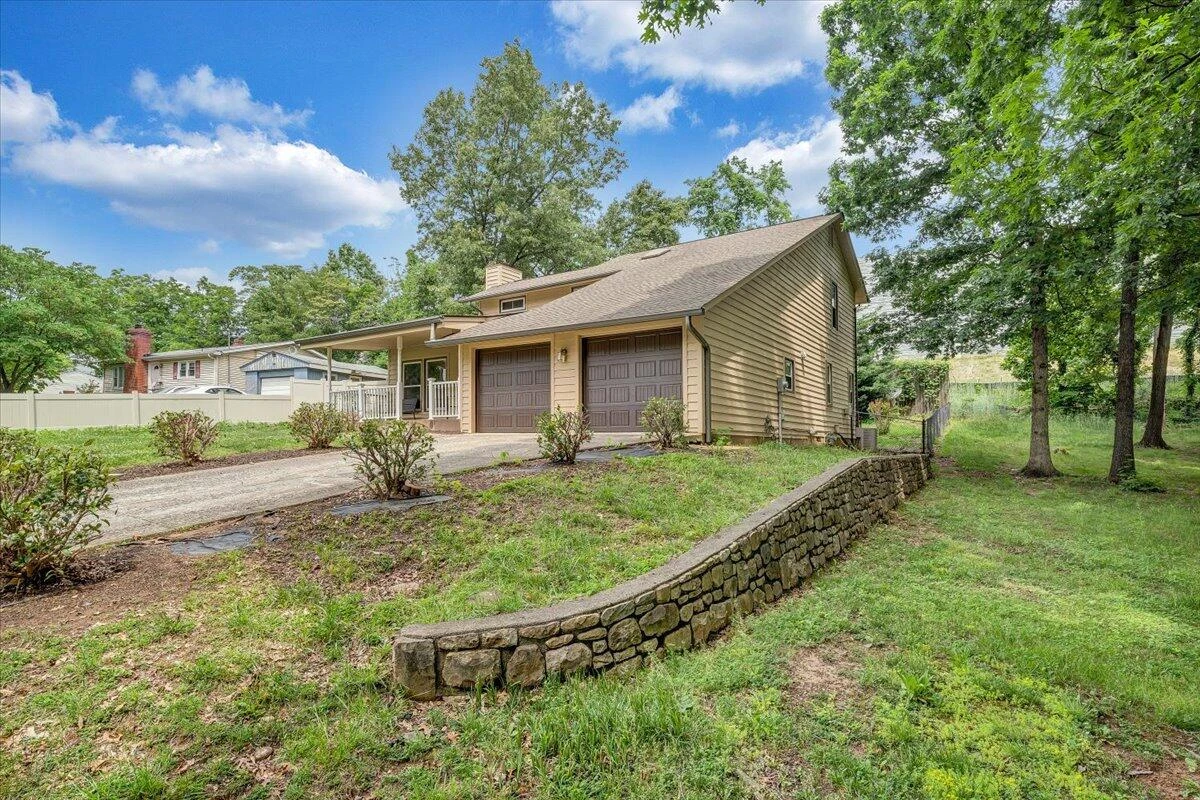 1894 Woodmere CT - Photo 41