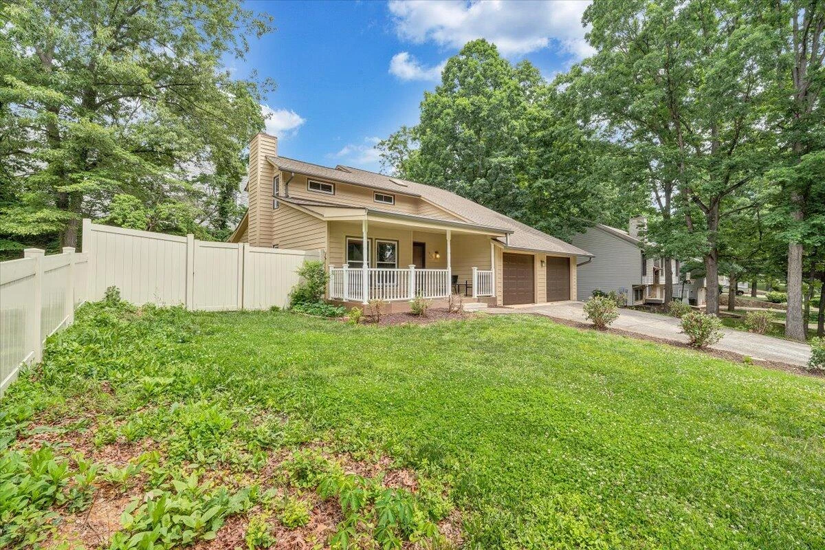 1894 Woodmere CT - Photo 44