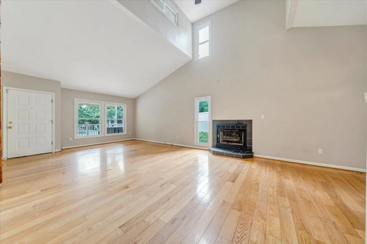 1894 Woodmere CT - Photo 8