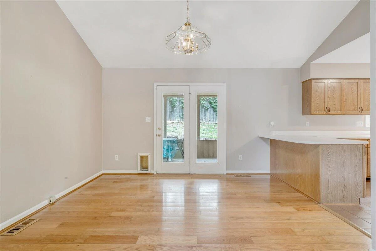 1894 Woodmere CT - Photo 9