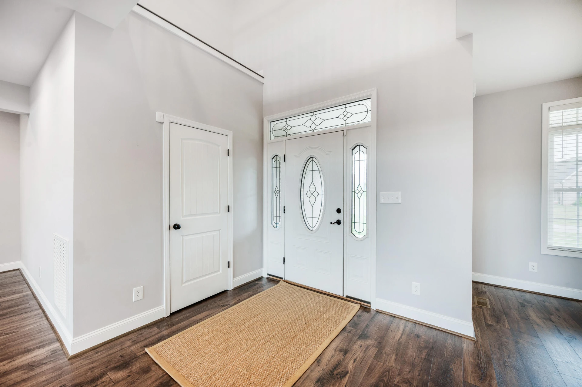 1695 Colby DR - Photo 2