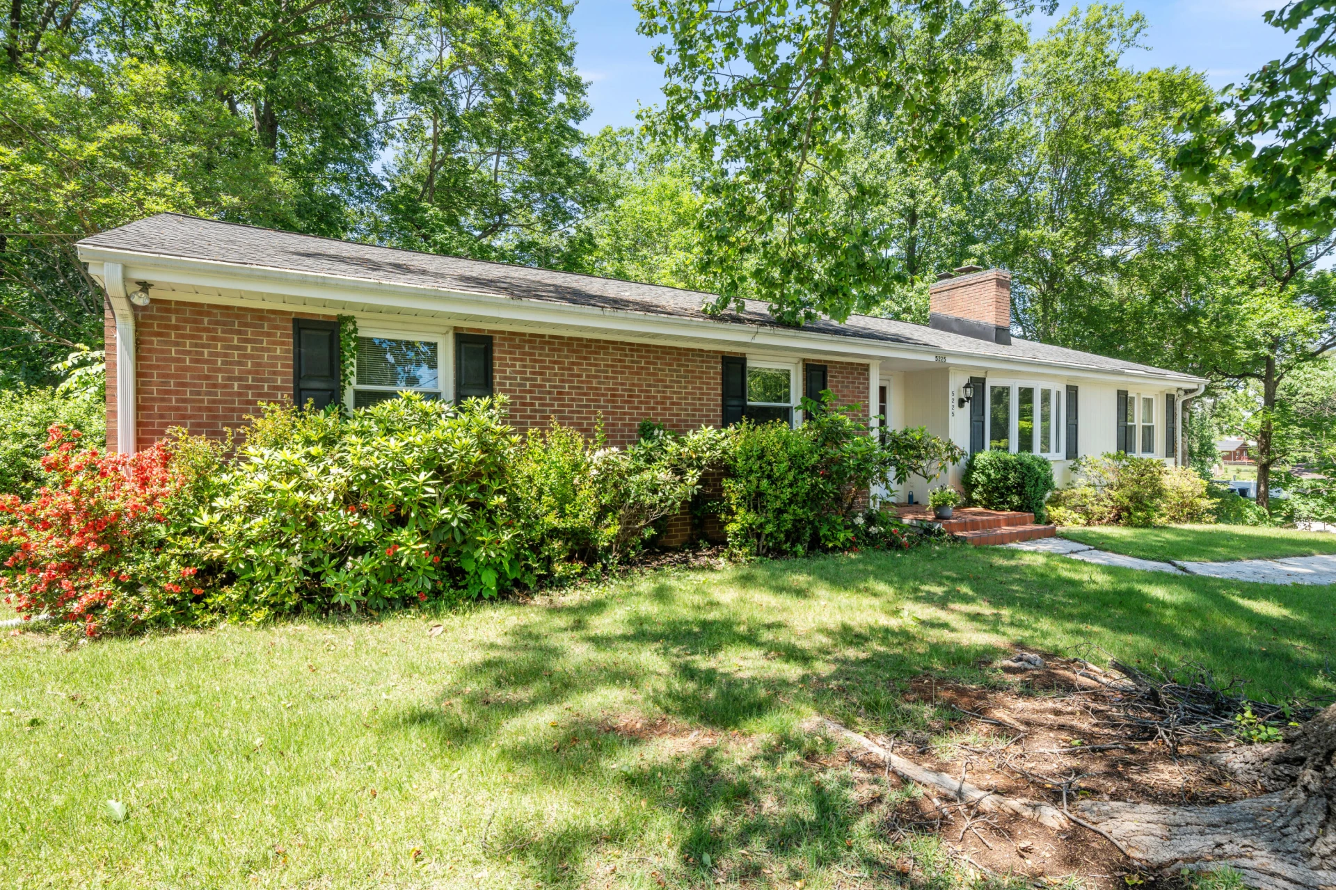 5225 Carriage DR