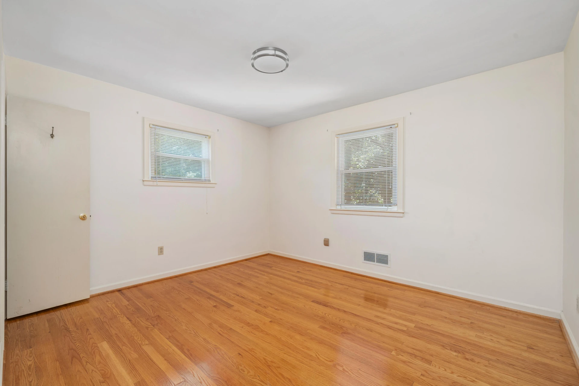 5225 Carriage DR - Photo 14