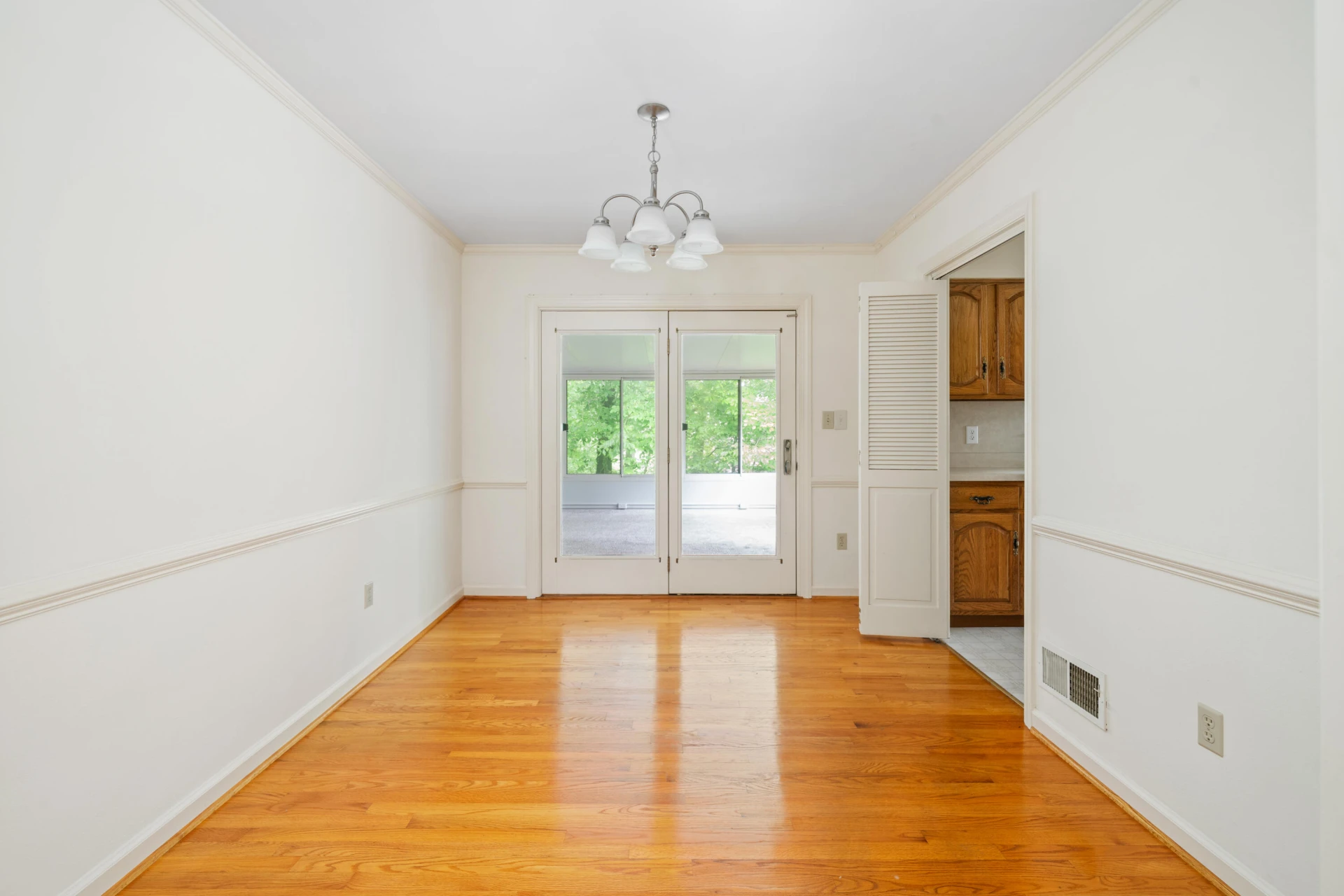 5225 Carriage DR - Photo 9