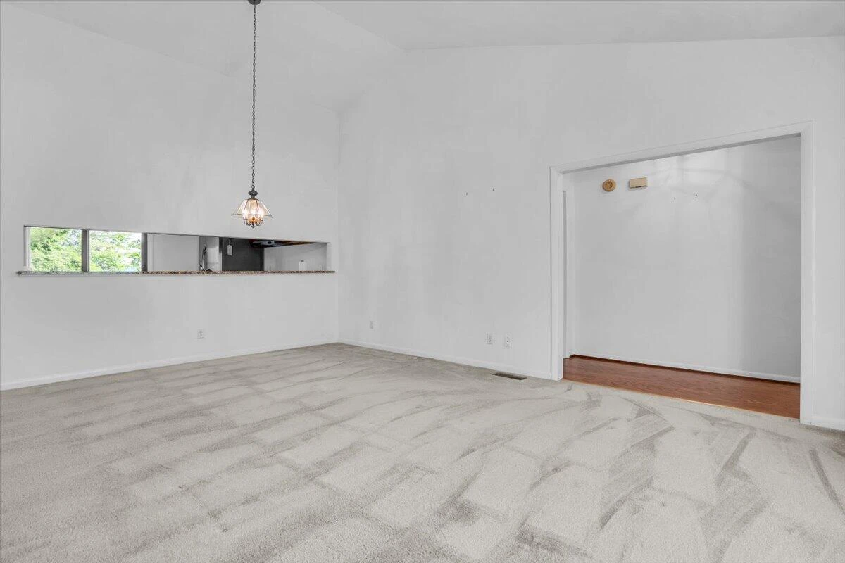 4554 Summerset DR - Photo 10