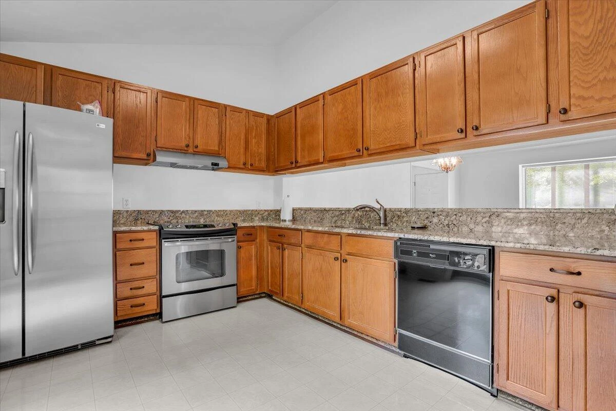 4554 Summerset DR - Photo 14