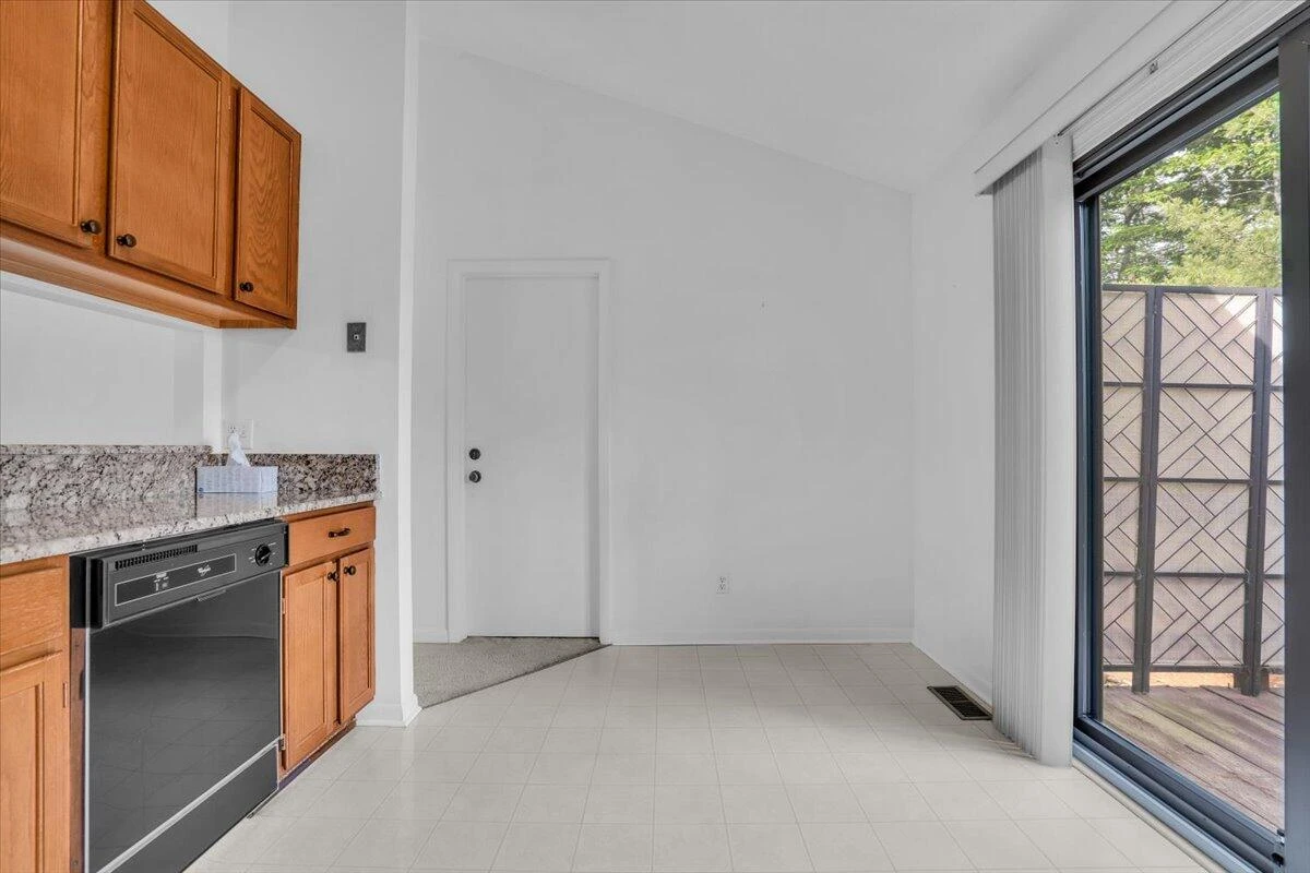 4554 Summerset DR - Photo 15