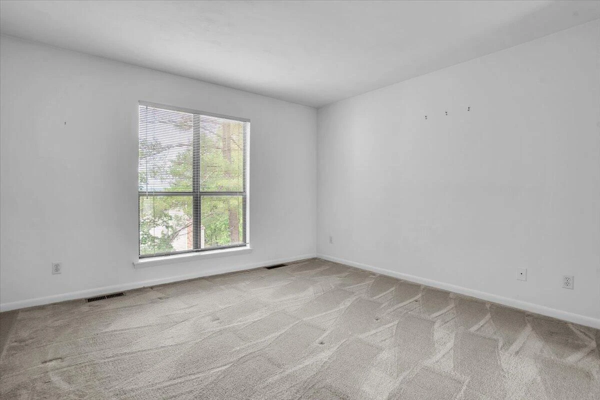 4554 Summerset DR - Photo 3
