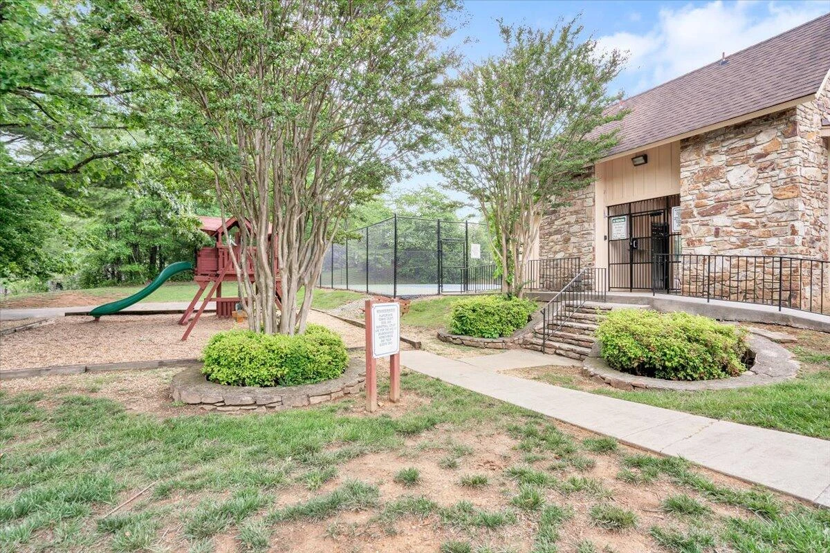 4554 Summerset DR - Photo 38