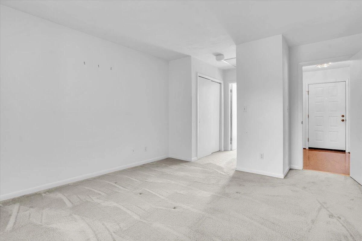 4554 Summerset DR - Photo 4