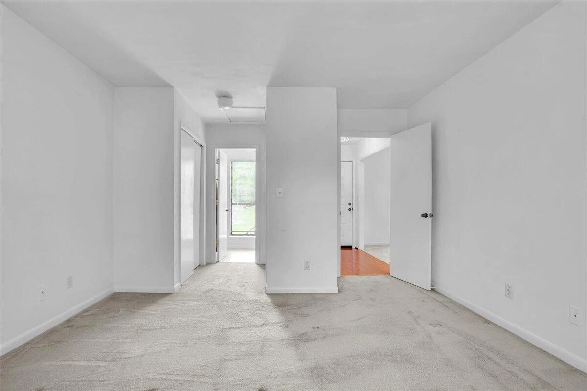 4554 Summerset DR - Photo 6