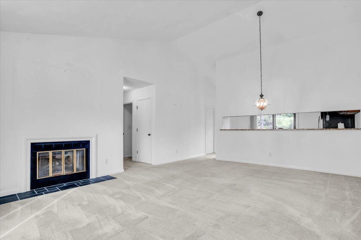 4554 Summerset DR - Photo 8