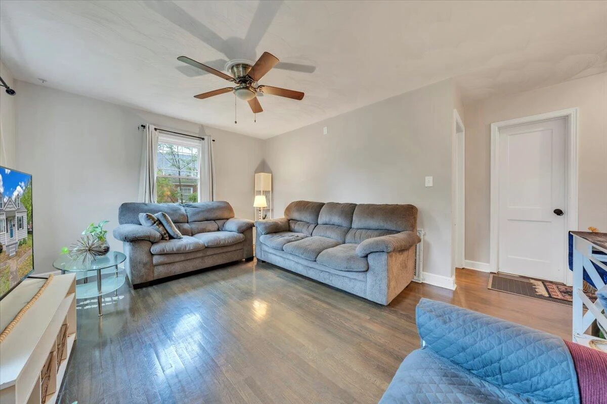 1402 Aspen ST - Photo 2