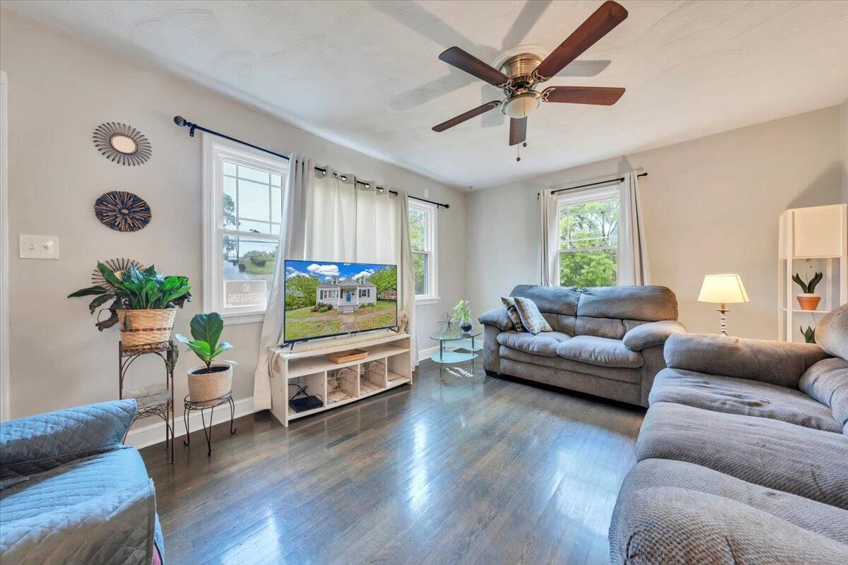 1402 Aspen ST - Photo 4