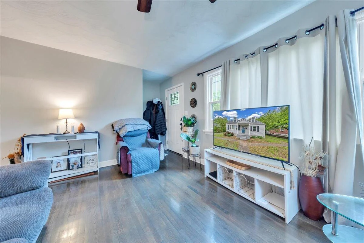 1402 Aspen ST - Photo 5