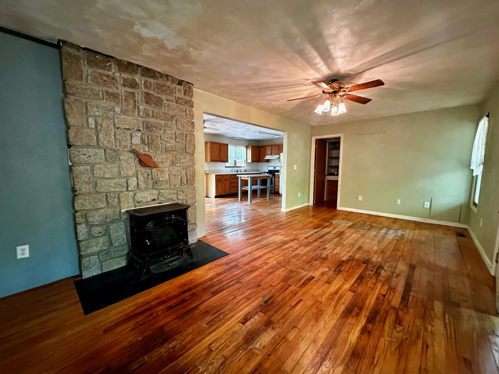 465 Ridge RD - Photo 9