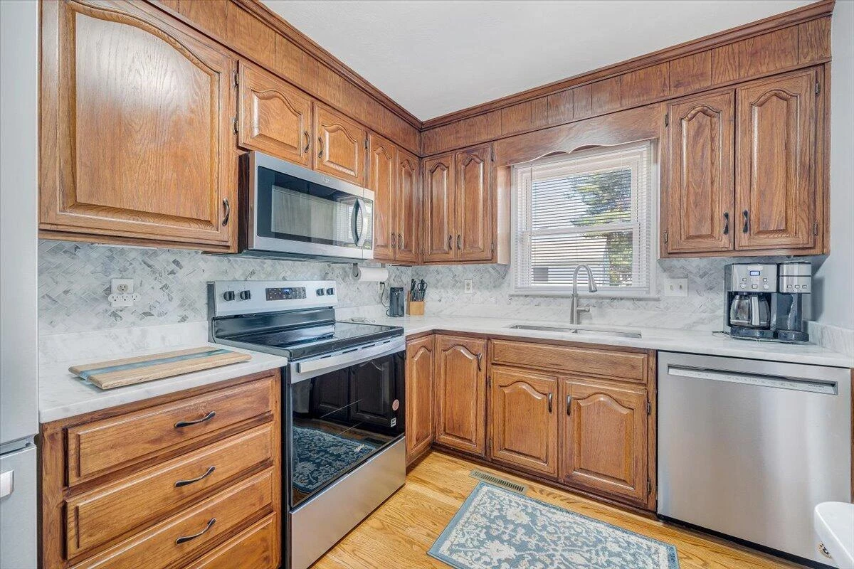6032 Old Manor CT - Photo 19