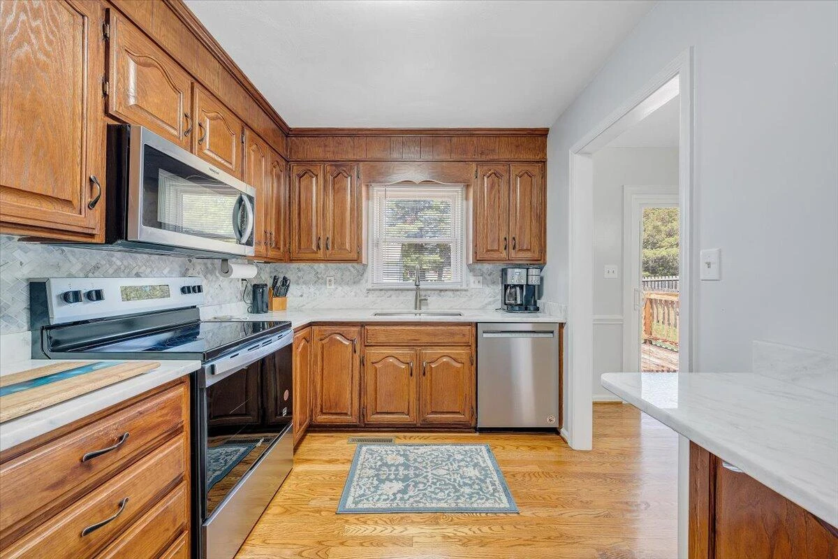 6032 Old Manor CT - Photo 20