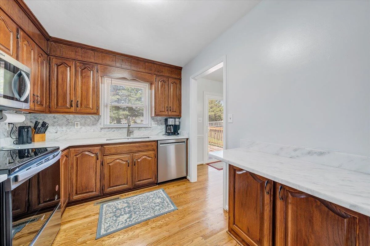 6032 Old Manor CT - Photo 21