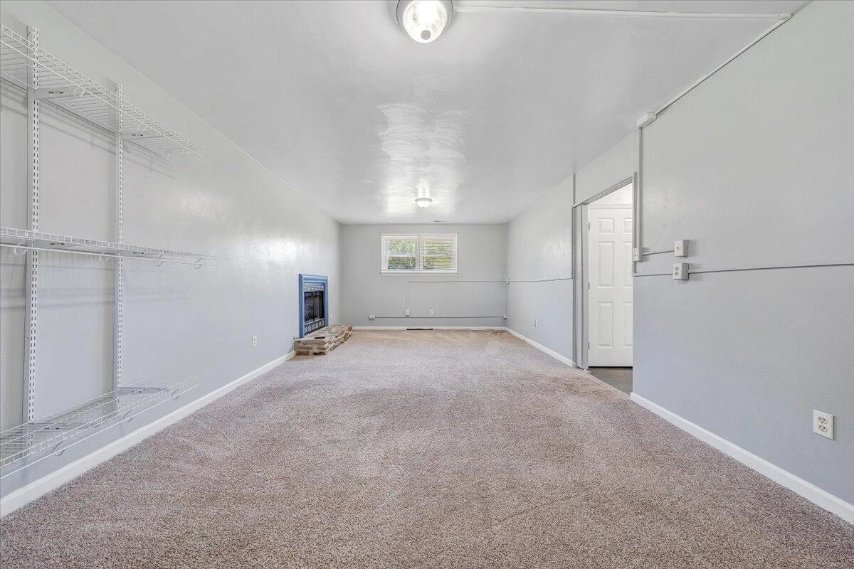 6032 Old Manor CT - Photo 32