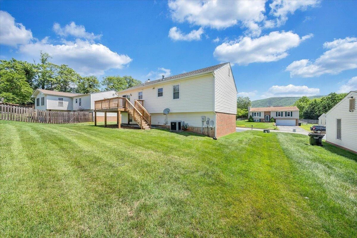 6032 Old Manor CT - Photo 35