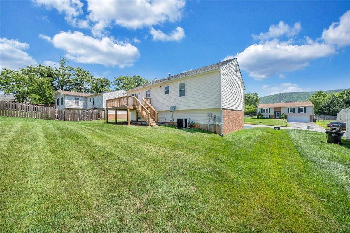 6032 Old Manor CT - Photo 36