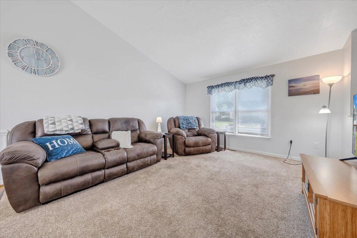 6032 Old Manor CT - Photo 4